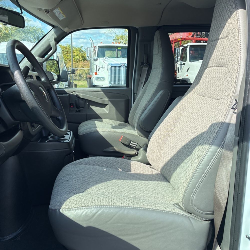 2025 Chevrolet Express LS 3500