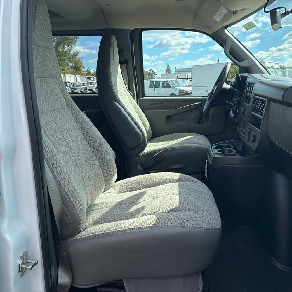 2025 Chevrolet Express LS 3500