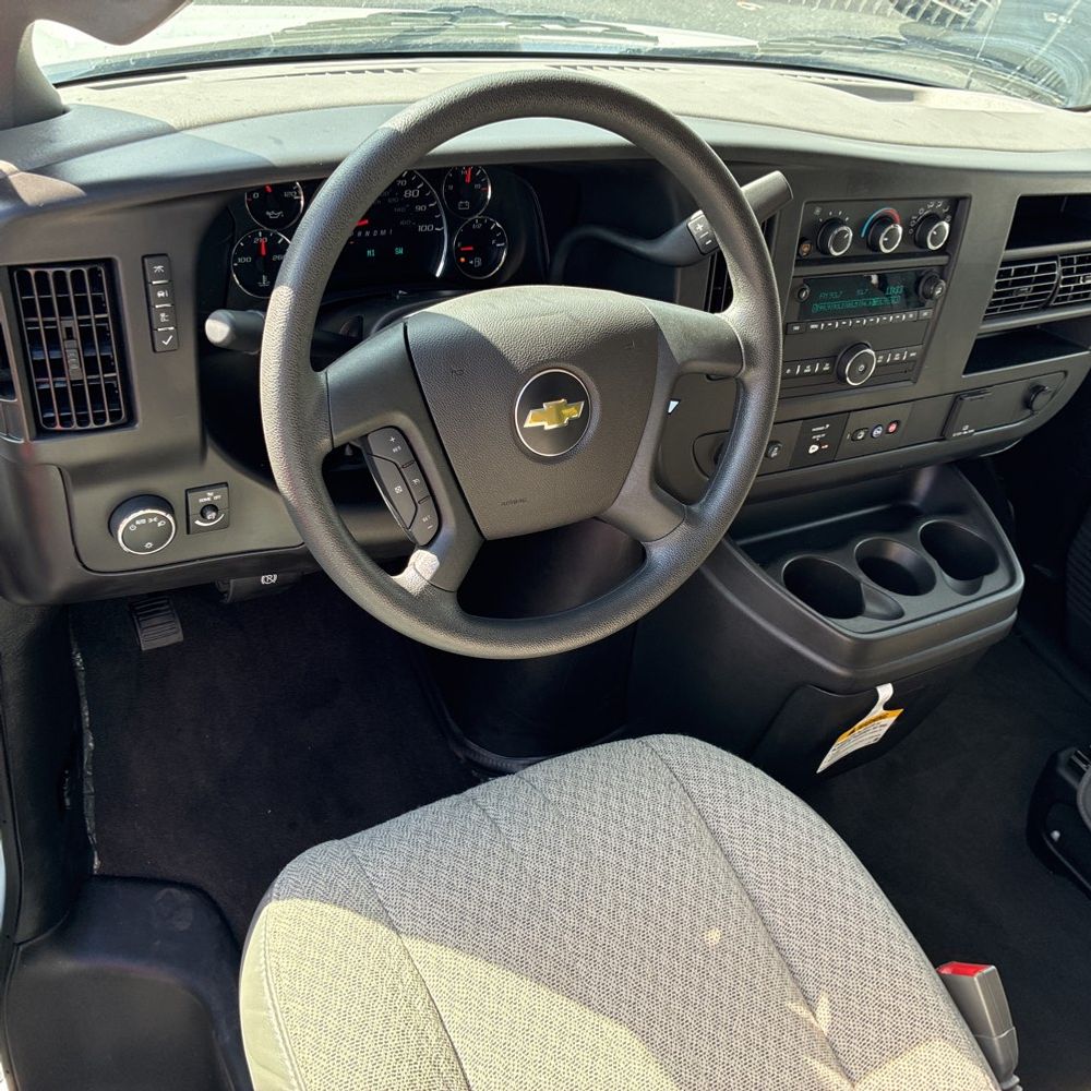 2025 Chevrolet Express LS 3500