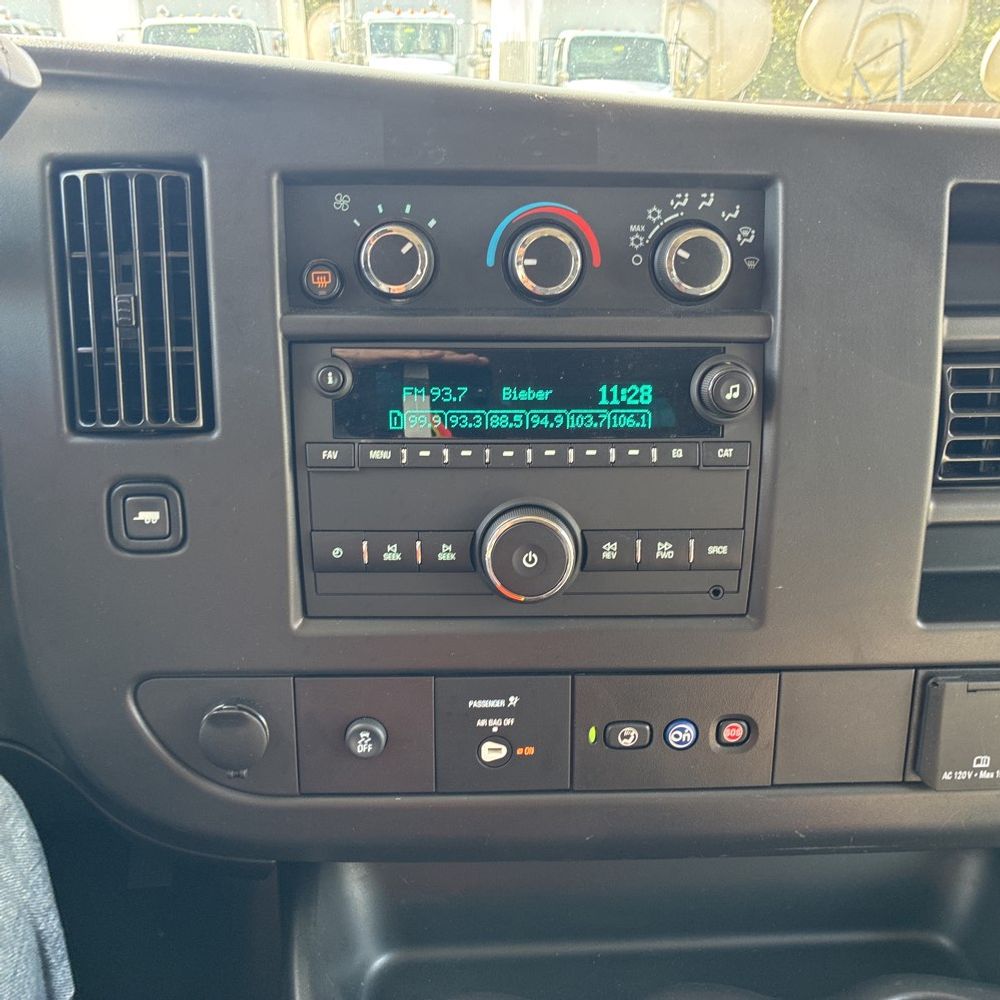 2025 Chevrolet Express LS 3500