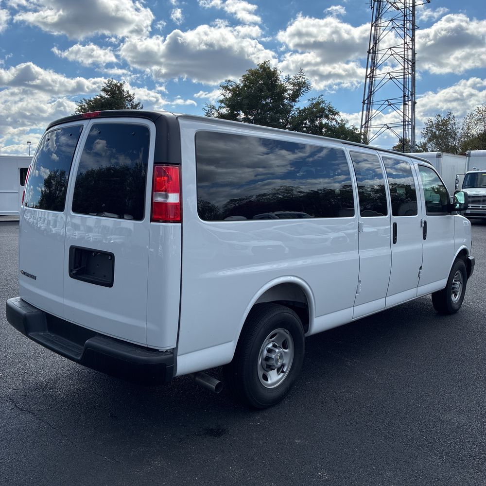 2025 Chevrolet Express LS 3500