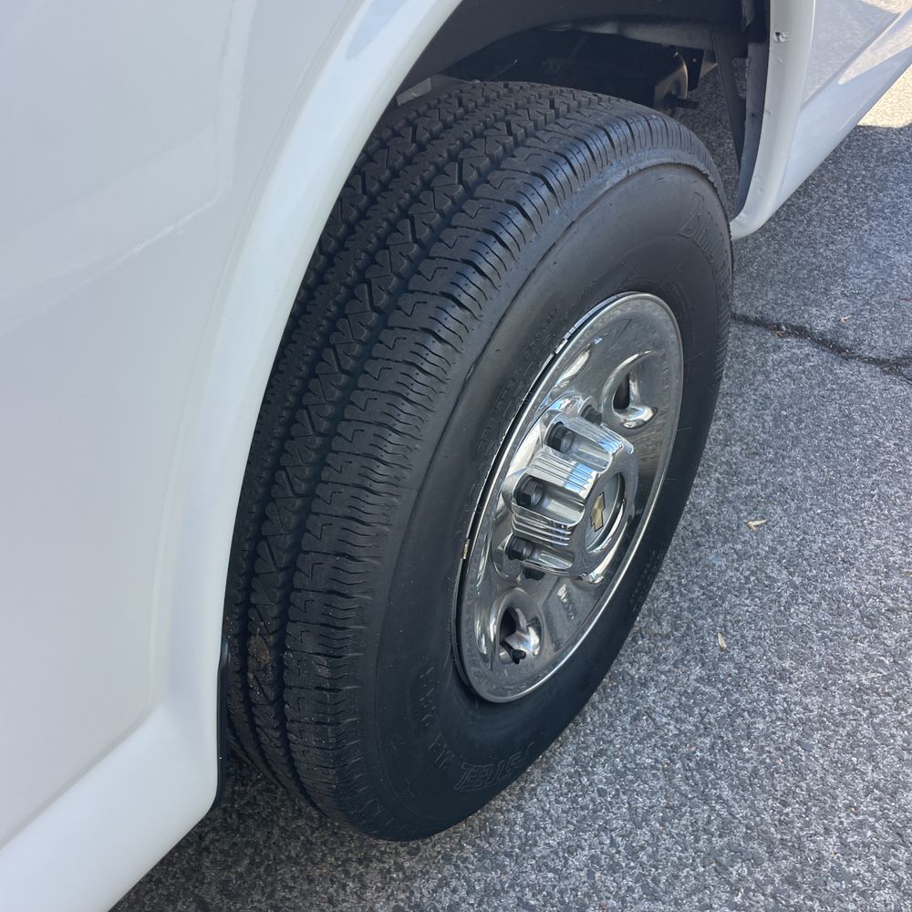 2024 Chevrolet Express LS 3500