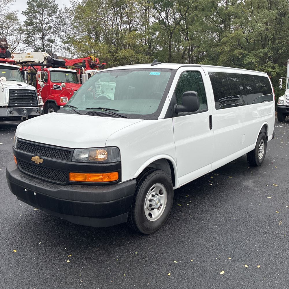 2025 Chevrolet Express LS 3500