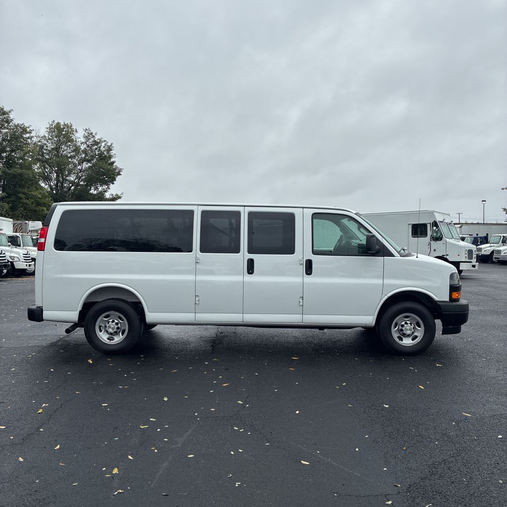 2025 Chevrolet Express LS 3500