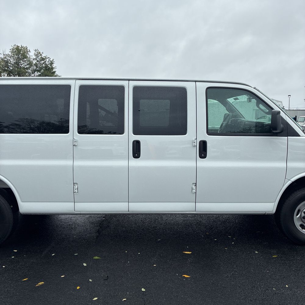 2025 Chevrolet Express LS 3500