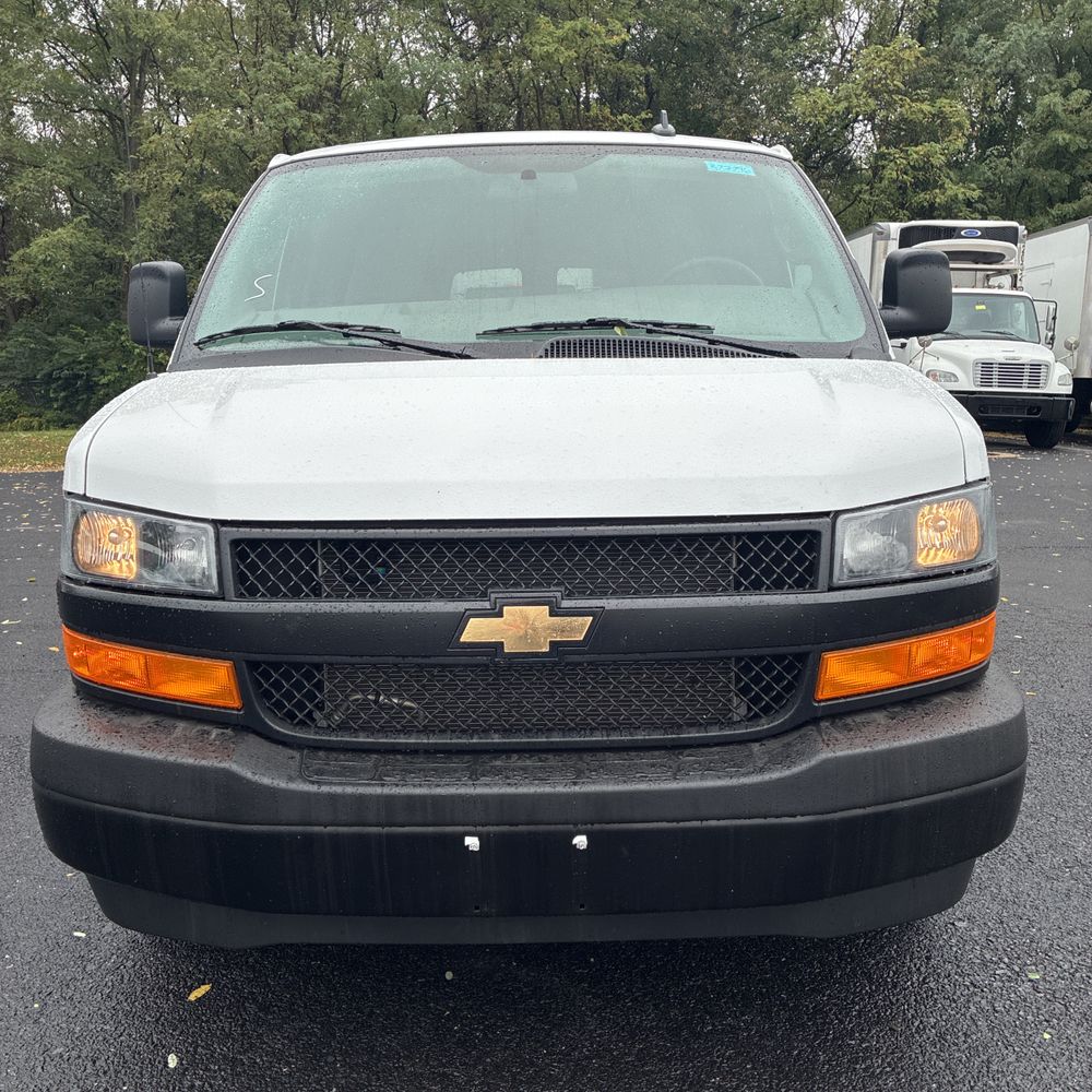 2025 Chevrolet Express LS 3500