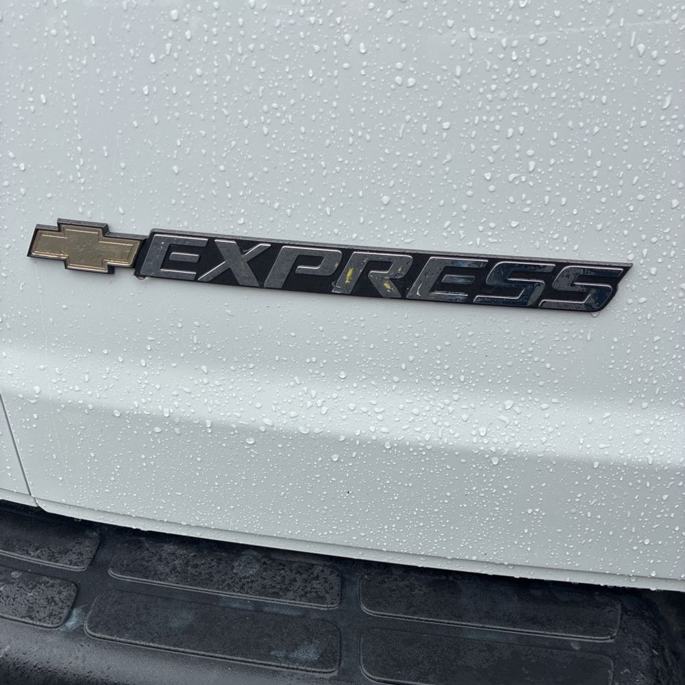 2025 Chevrolet Express LS 3500