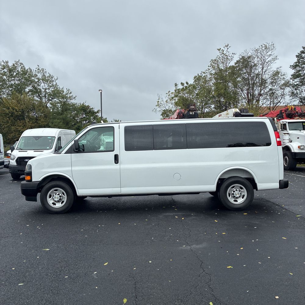 2025 Chevrolet Express LS 3500