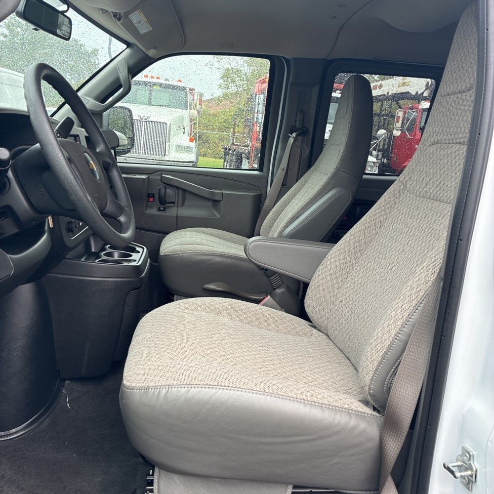 2025 Chevrolet Express LS 3500