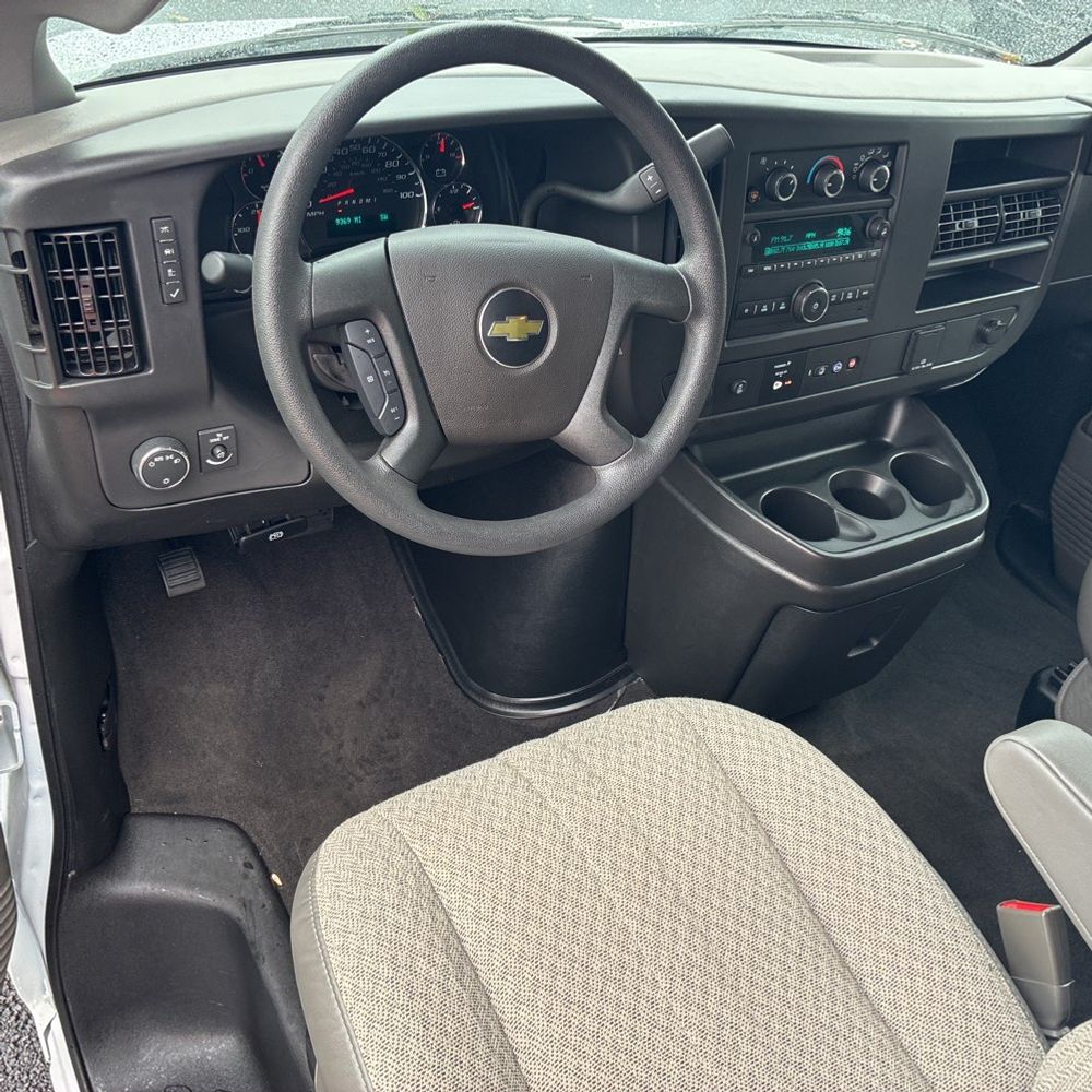 2025 Chevrolet Express LS 3500