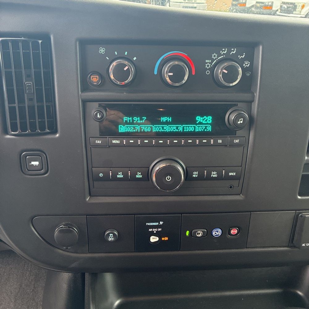 2025 Chevrolet Express LS 3500