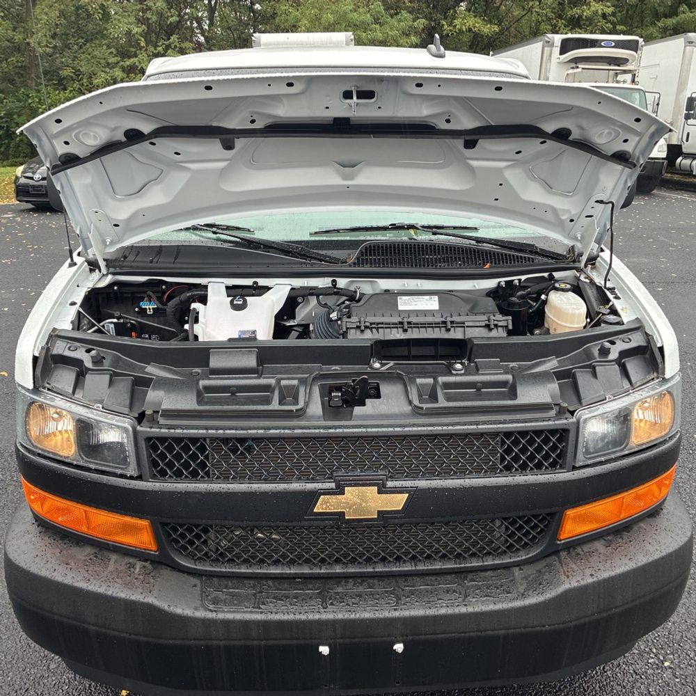 2025 Chevrolet Express LS 3500