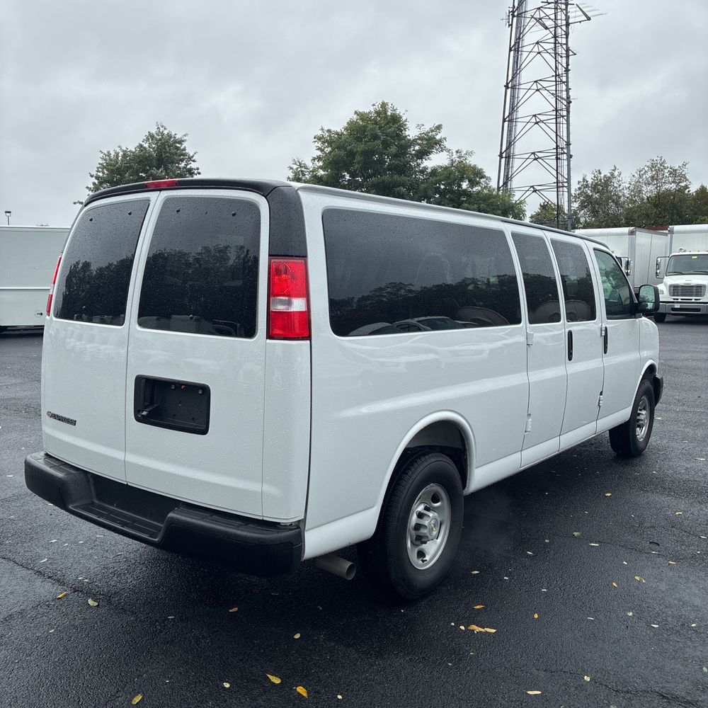 2025 Chevrolet Express LS 3500