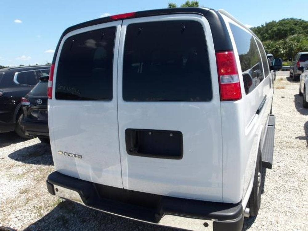 2025 Chevrolet Express Passenger LT