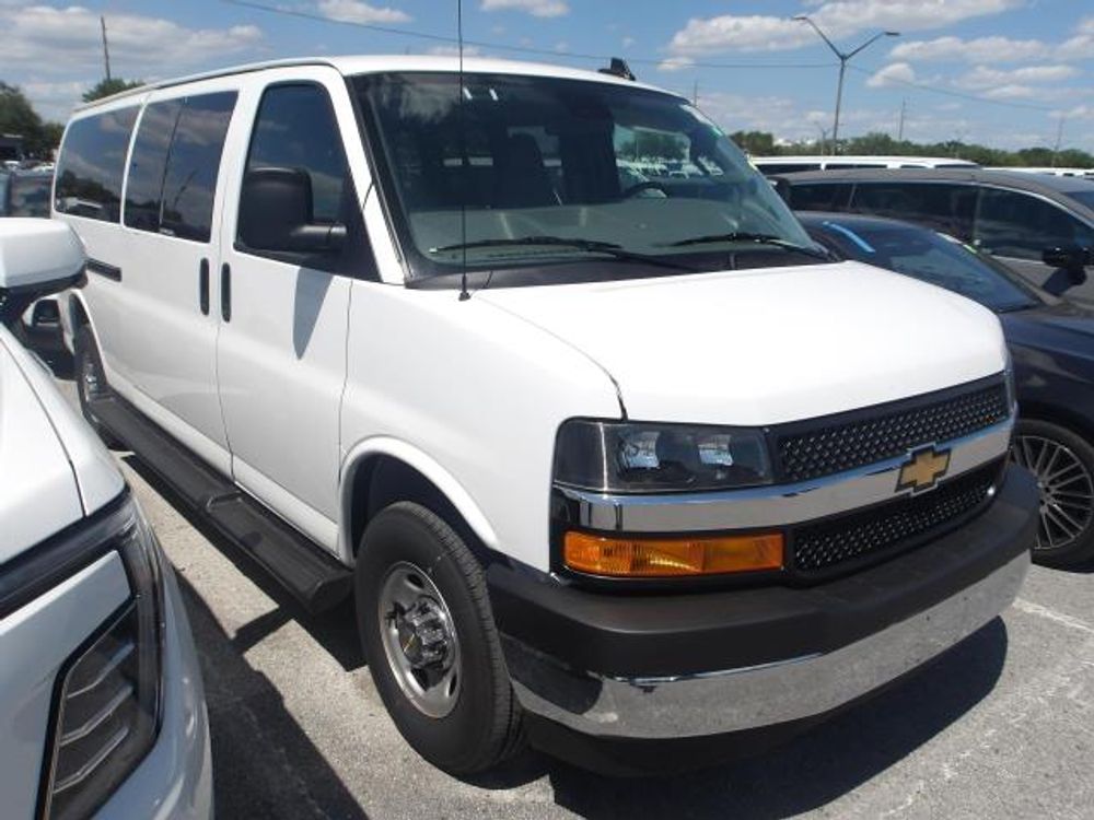 2025 Chevrolet Express Passenger LT