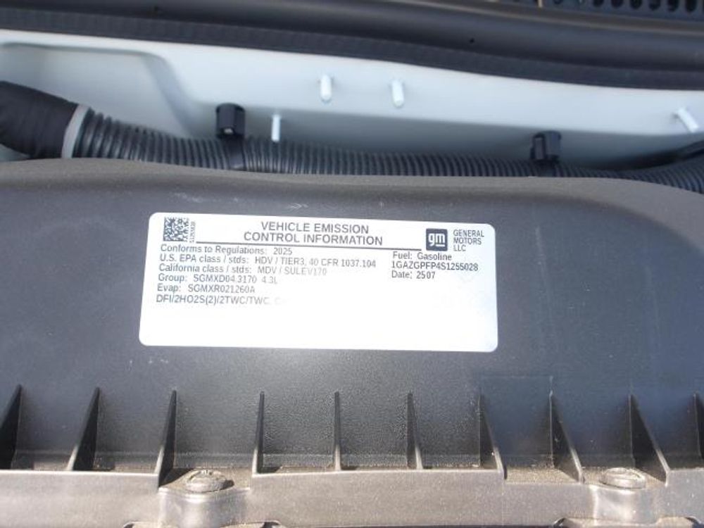 2025 Chevrolet Express Passenger LT