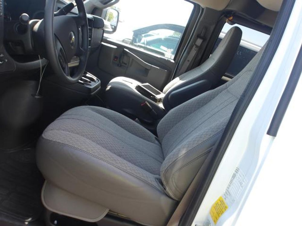 2025 Chevrolet Express Passenger LT