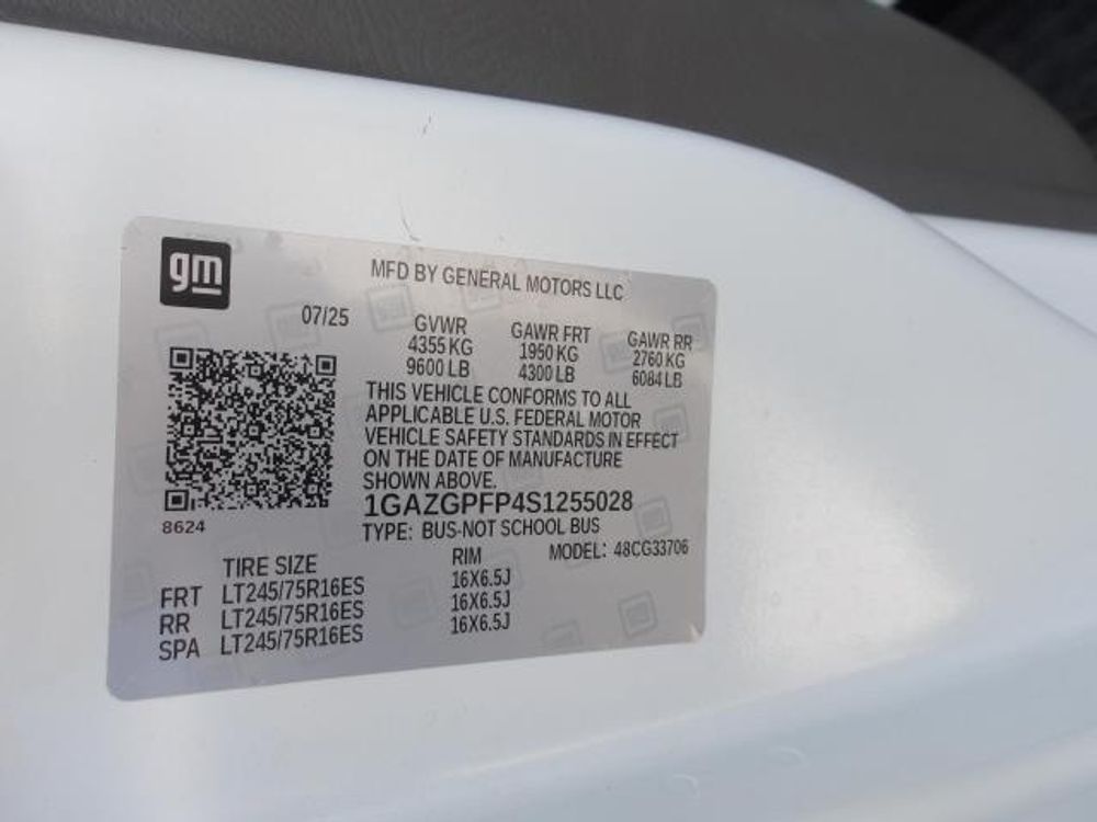 2025 Chevrolet Express Passenger LT