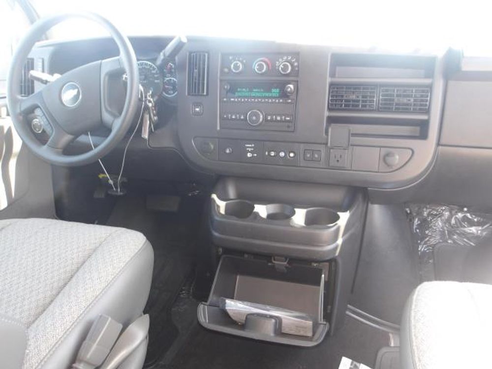 2025 Chevrolet Express Passenger LT