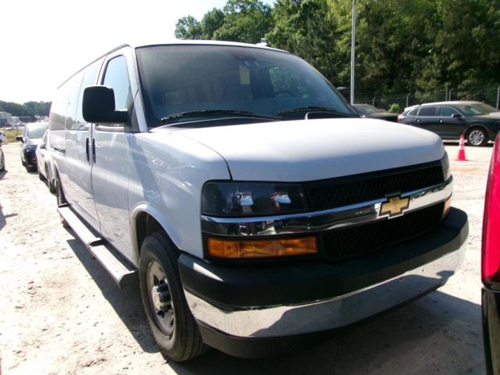 2025 Chevrolet Express Passenger LT