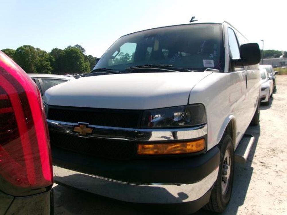 2025 Chevrolet Express Passenger LT