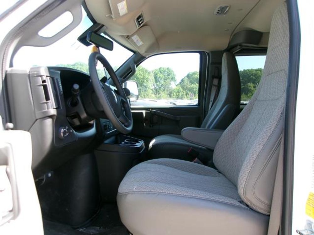 2025 Chevrolet Express Passenger LT