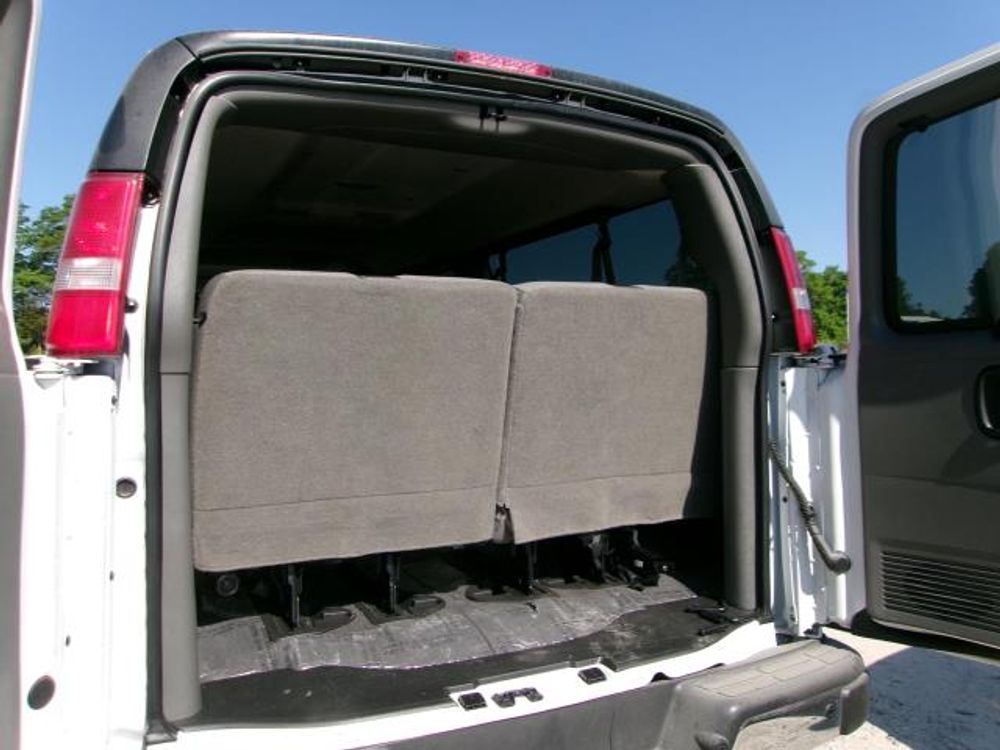 2025 Chevrolet Express Passenger LT