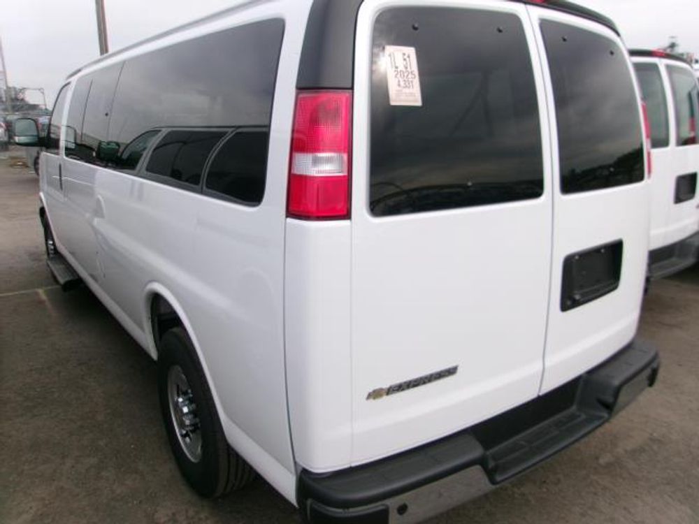 2025 Chevrolet Express Passenger LT