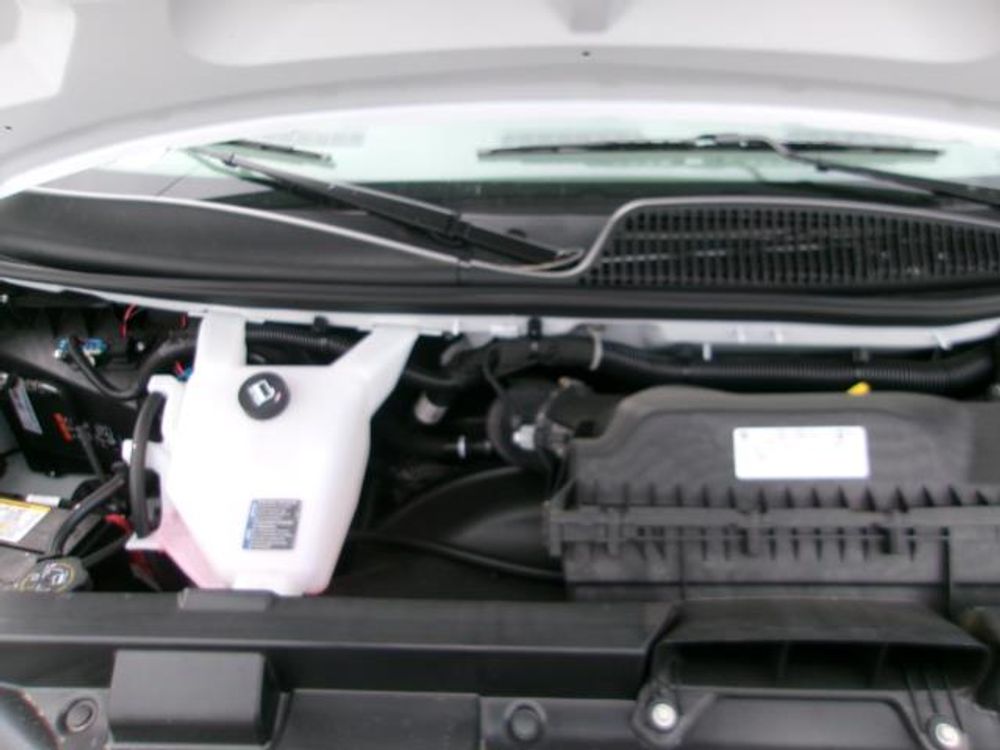 2025 Chevrolet Express Passenger LT