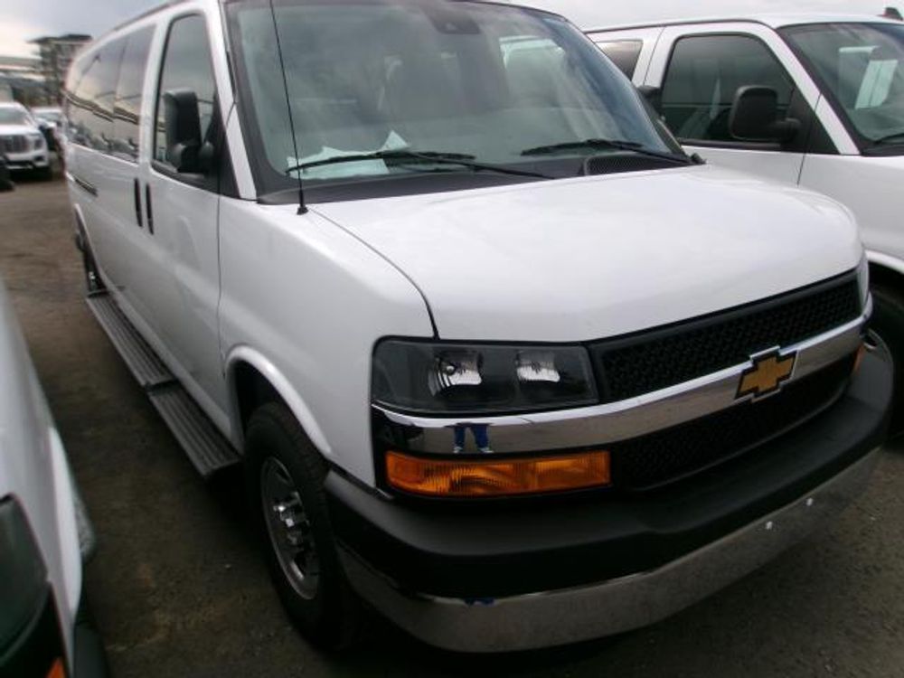 2025 Chevrolet Express Passenger LT