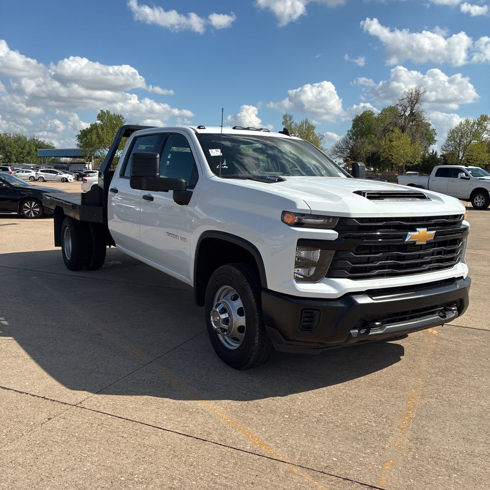 2025 Chevrolet Silverado 3500HD CC Work Truck