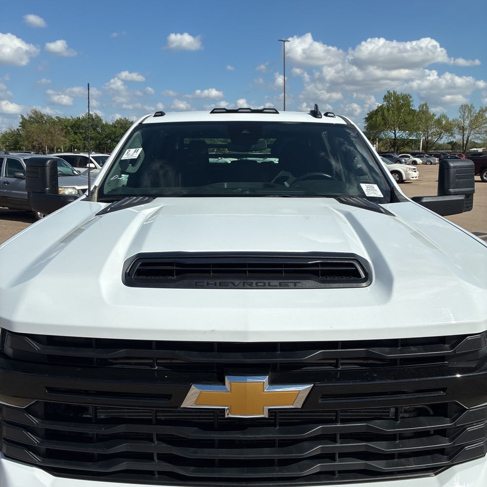 2025 Chevrolet Silverado 3500HD CC Work Truck