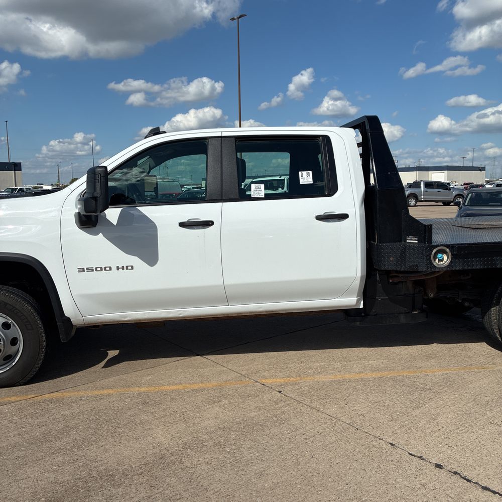 2025 Chevrolet Silverado 3500HD CC Work Truck