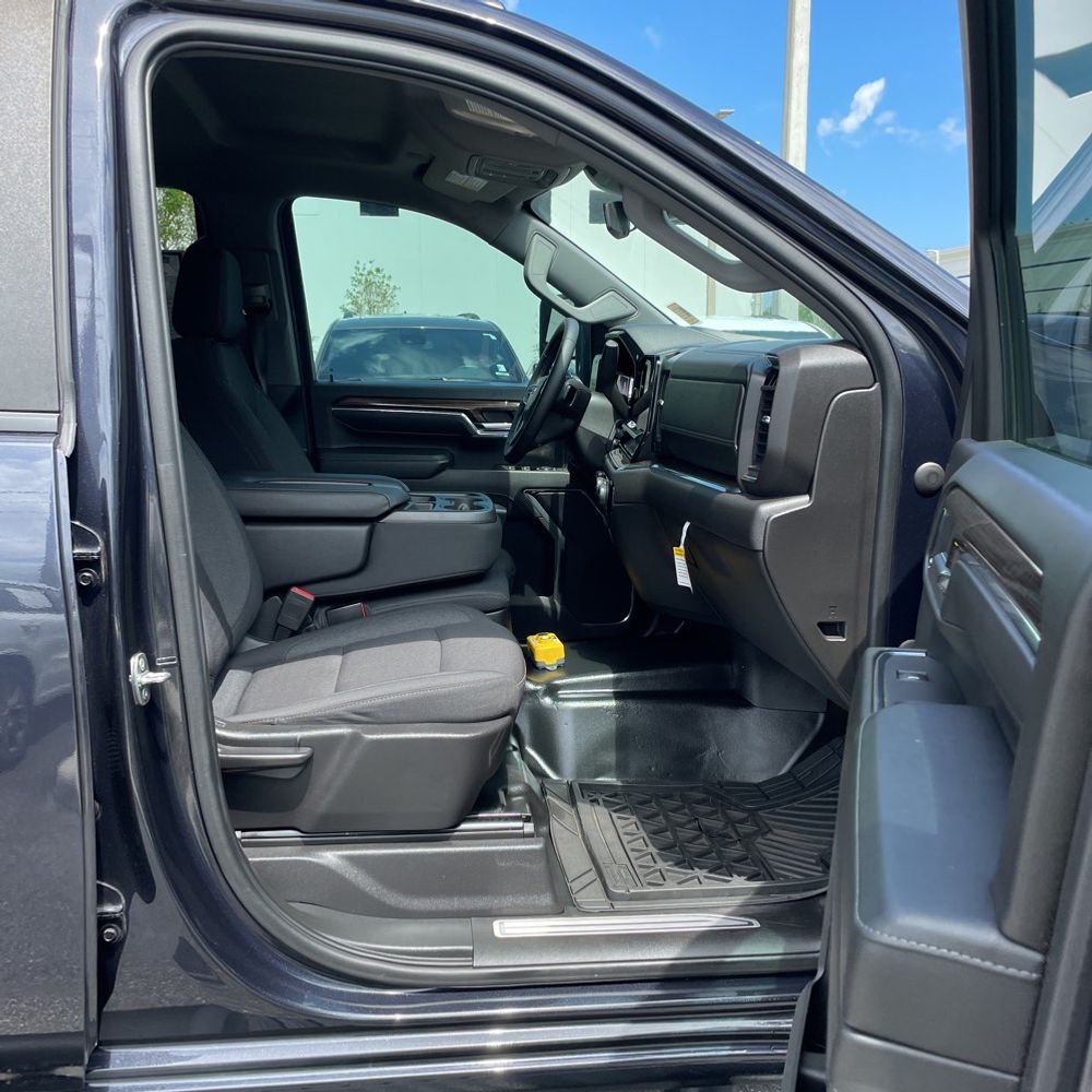 2024 Chevrolet Silverado 3500HD CC LT