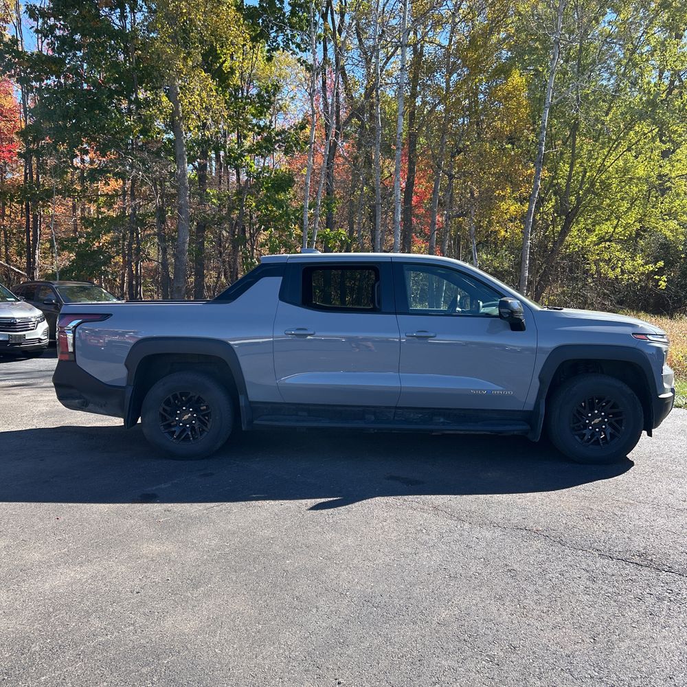 2025 Chevrolet Silverado EV LT