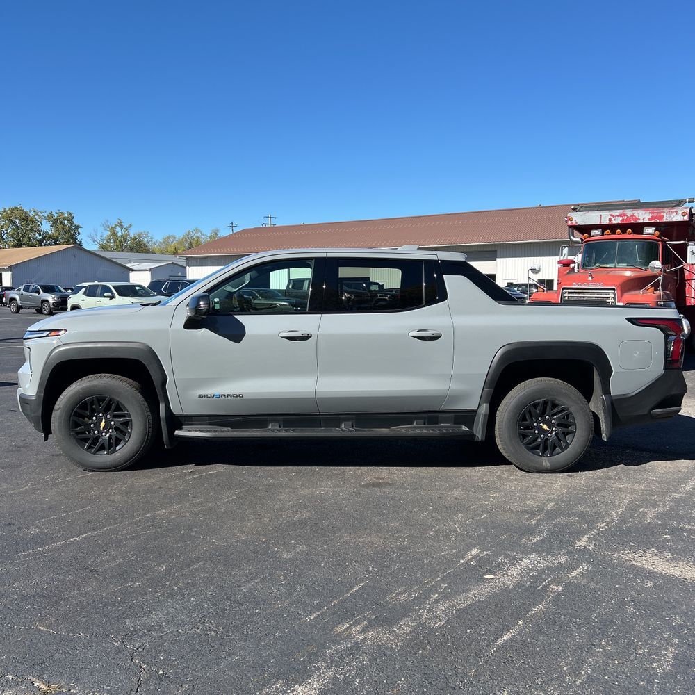 2025 Chevrolet Silverado EV LT