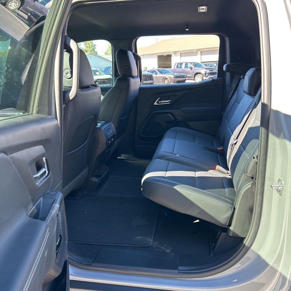 2025 Chevrolet Silverado EV LT