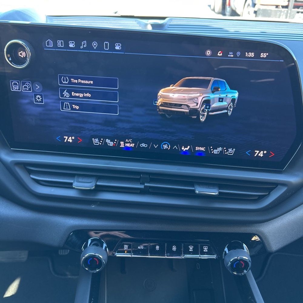 2025 Chevrolet Silverado EV LT