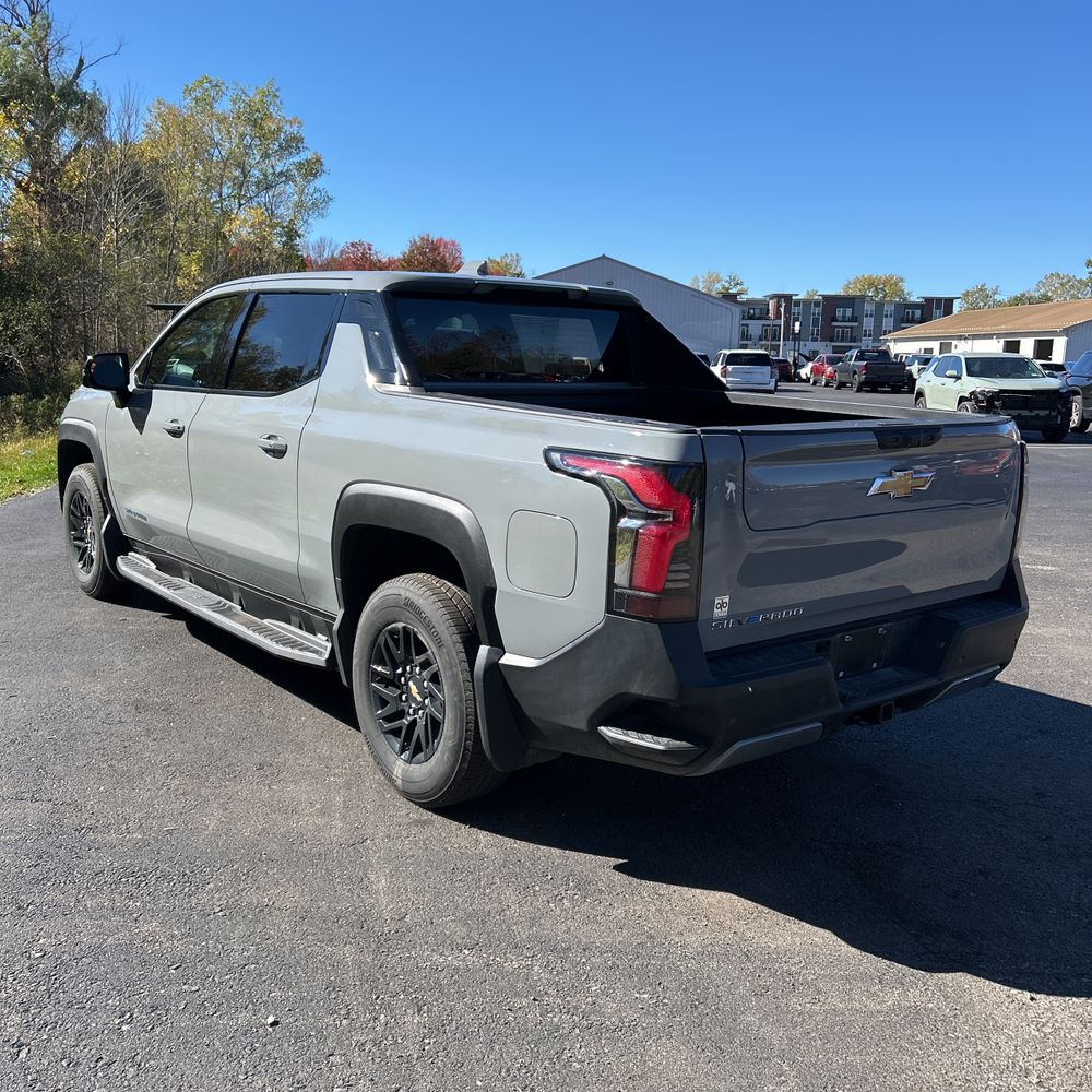 2025 Chevrolet Silverado EV LT