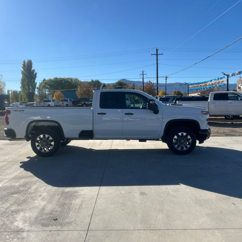 2024 Chevrolet Silverado 2500HD Custom