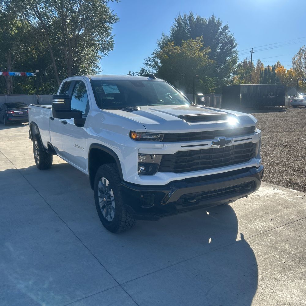 2024 Chevrolet Silverado 2500HD Custom