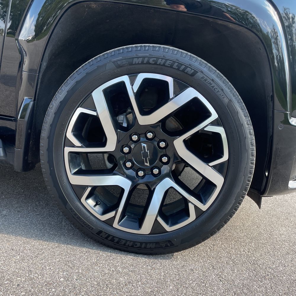 2024 Chevrolet Silverado EV RST