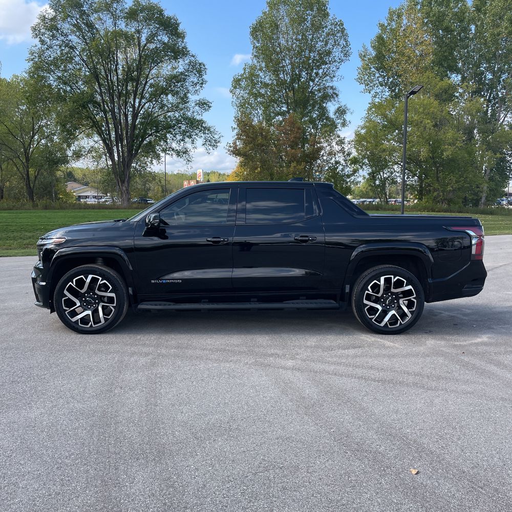 2024 Chevrolet Silverado EV RST