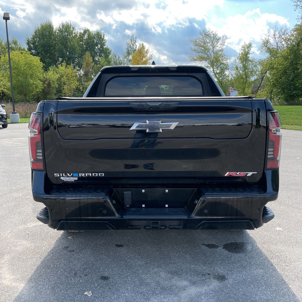 2024 Chevrolet Silverado EV RST