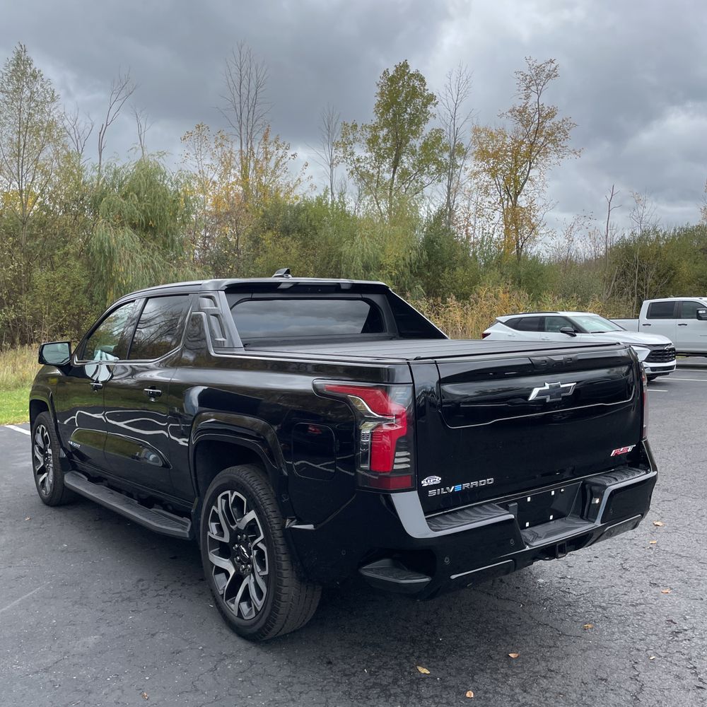 2024 Chevrolet Silverado EV RST