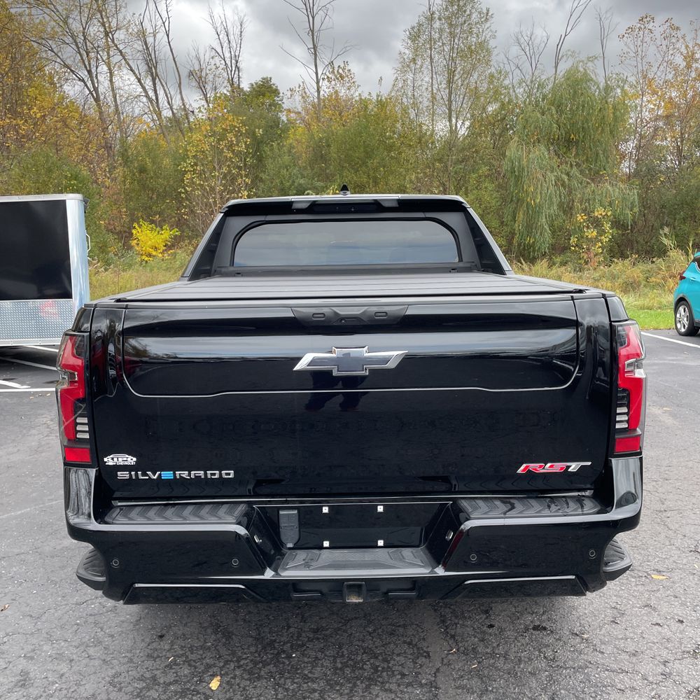 2024 Chevrolet Silverado EV RST