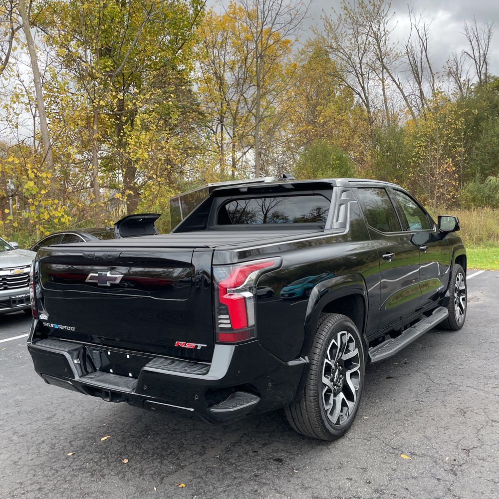 2024 Chevrolet Silverado EV RST