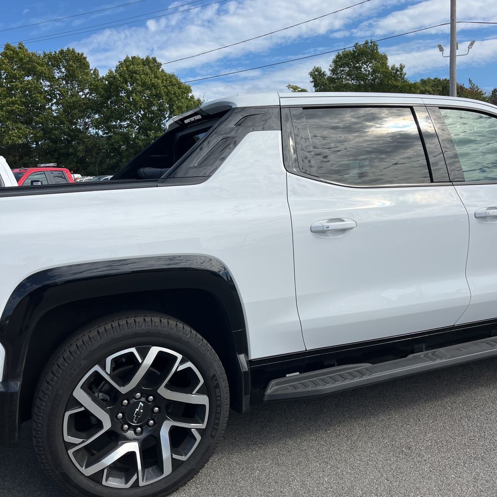 2024 Chevrolet Silverado EV RST
