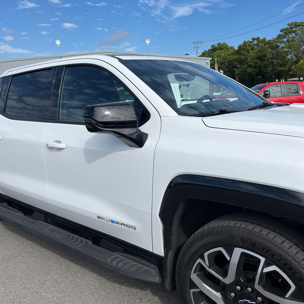 2024 Chevrolet Silverado EV RST
