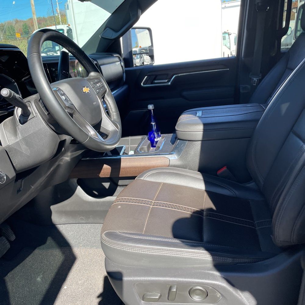 2025 Chevrolet Silverado 3500HD High Country